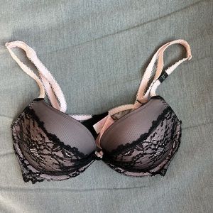NWT Victoria Secret Lace Padded Demi Bra in light pink, 32C